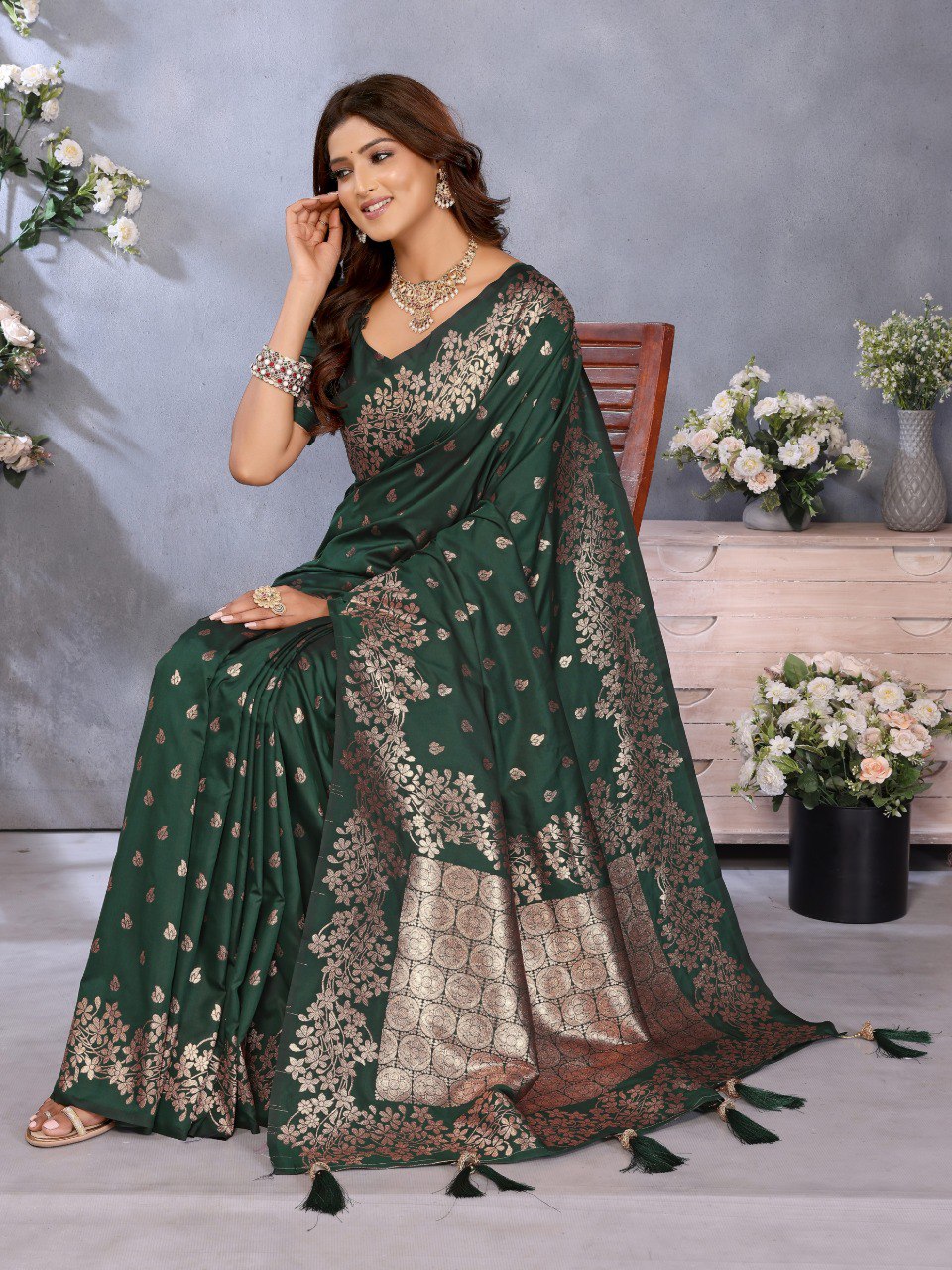 Awesome Banarasi Silk Mehndi Color Saree