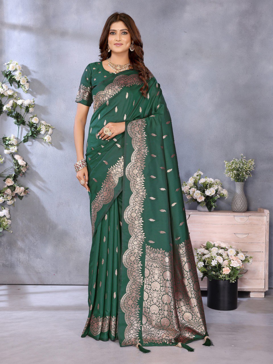 Demanding Mehndi Color Silk Saree