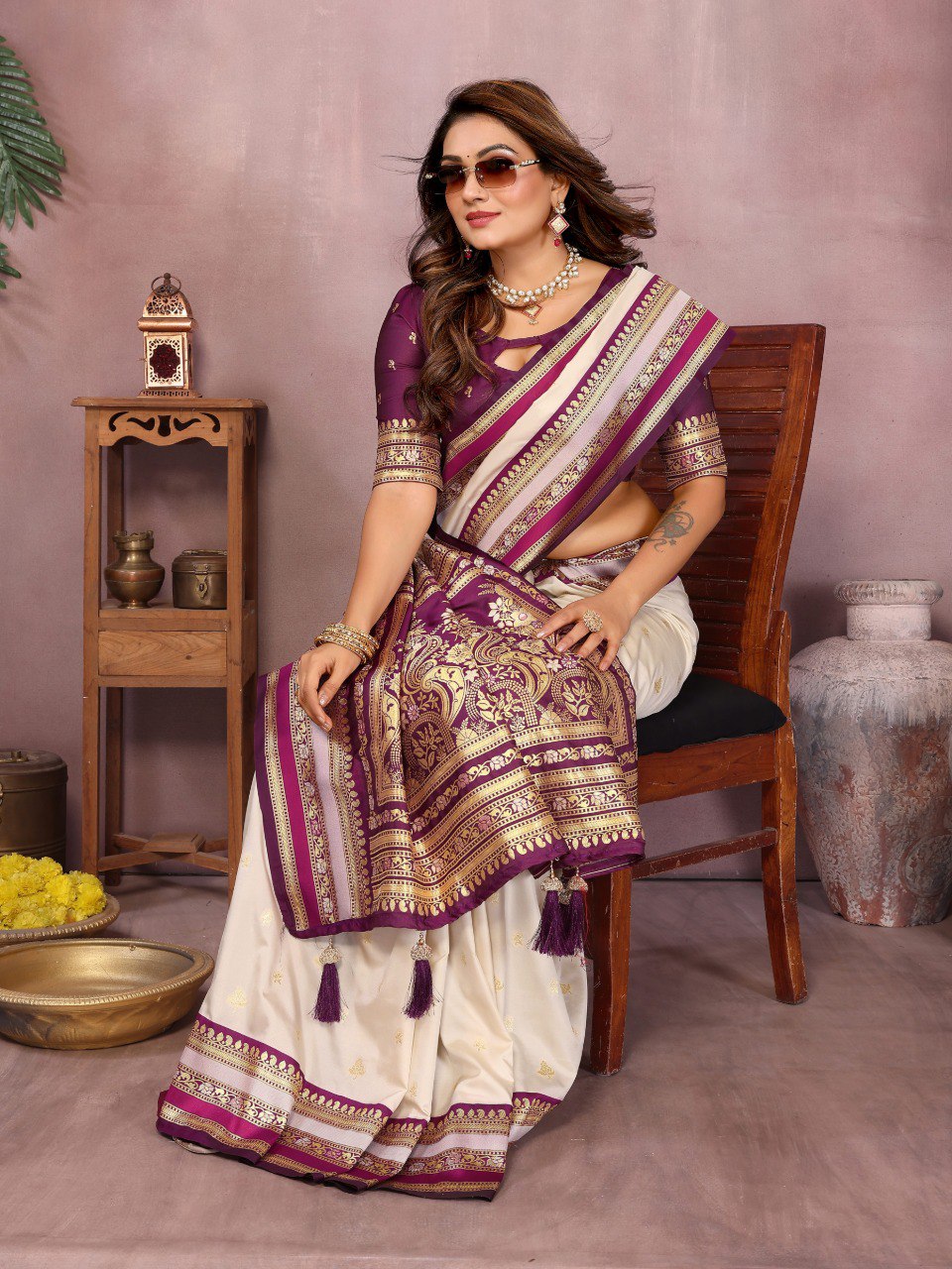 Off White Color Festive Wear Silk Rich Pallu Saree